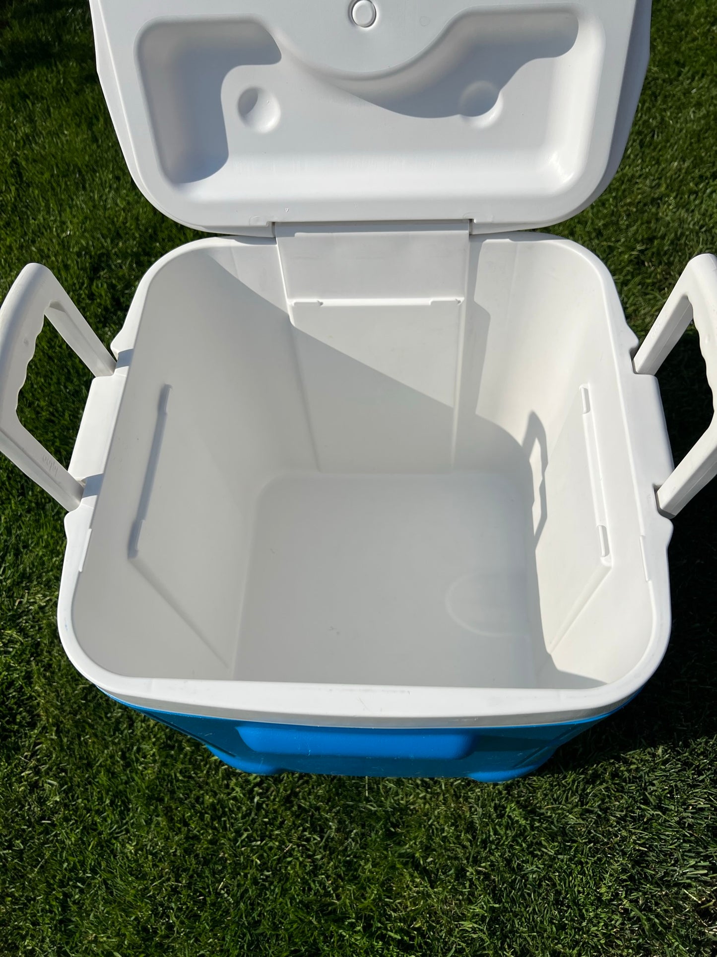 Camping Cooler Igloo Ice Cube With Small Pocket On Top Lid 14 Quart Like New