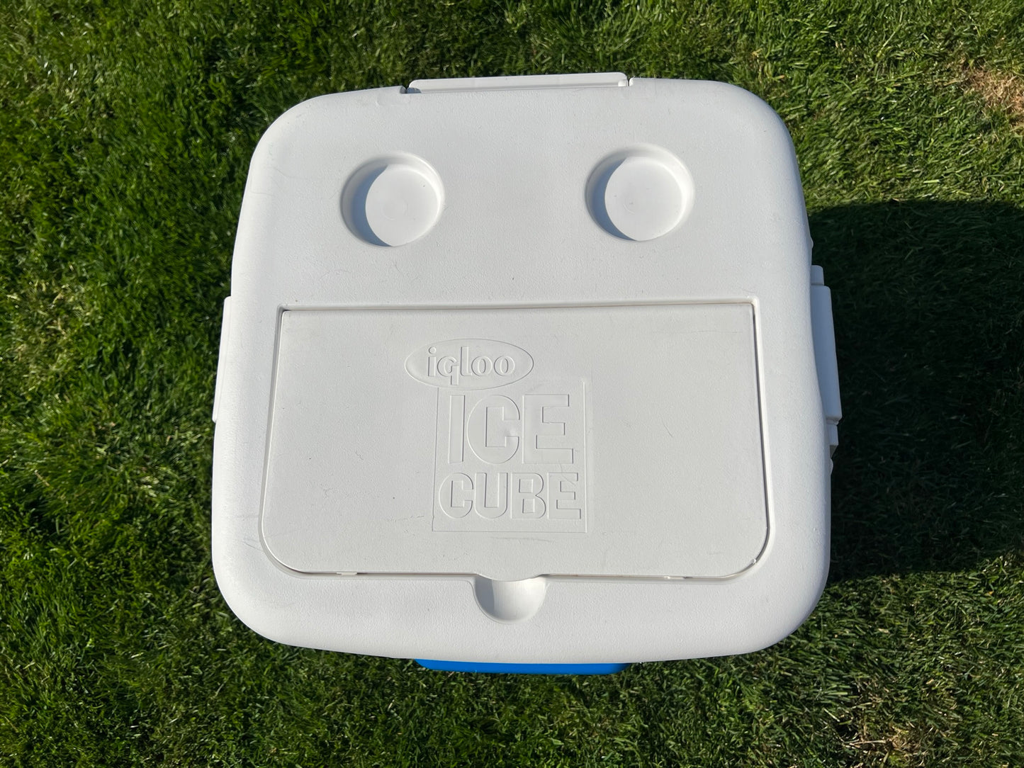 Camping Cooler Igloo Ice Cube With Small Pocket On Top Lid 14 Quart Like New