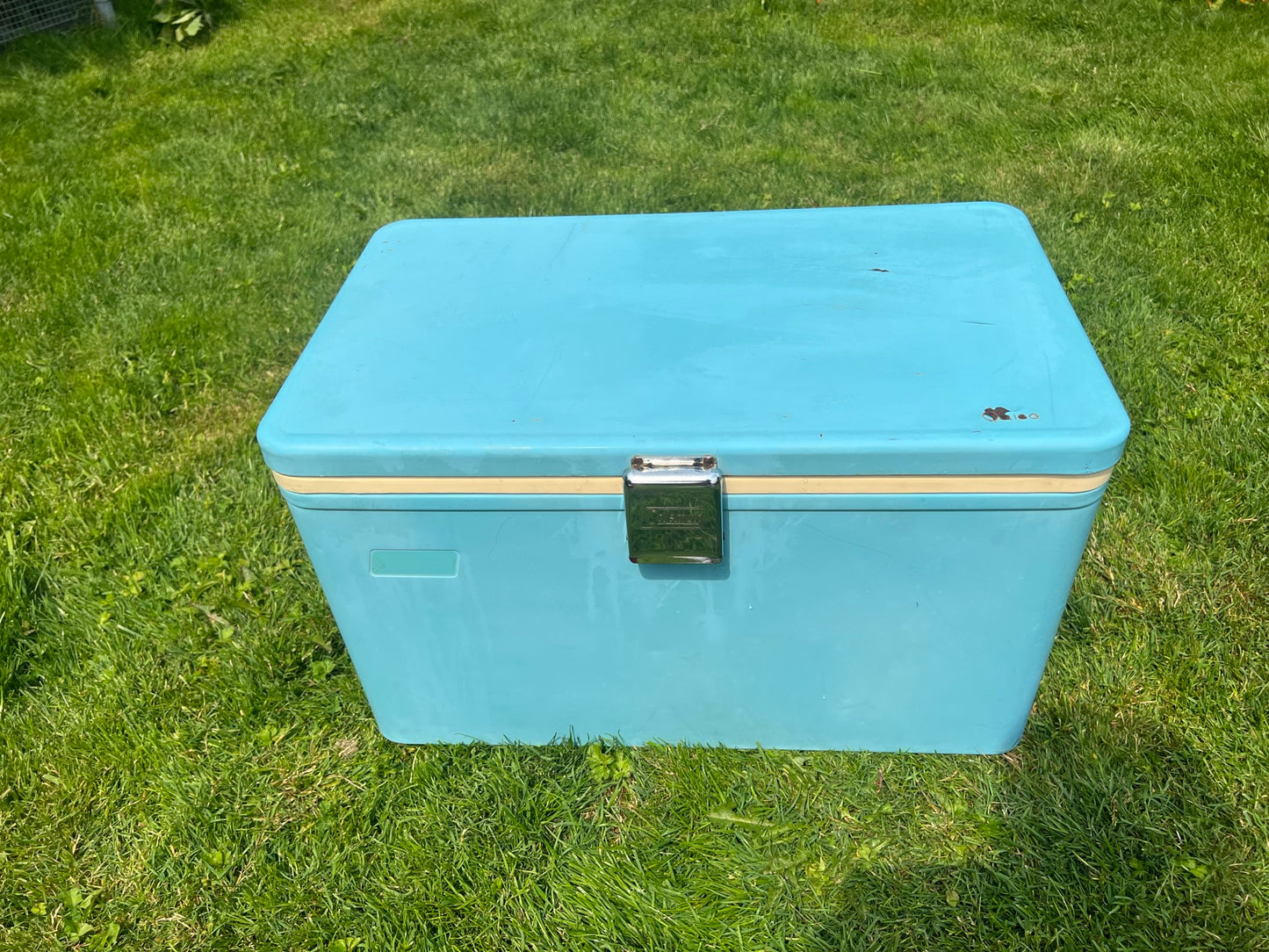 Camping Cooler Vintage 1970s Blue Metal Ice Chest 48 Quarts With Freezer Liner Made In Canada RARE