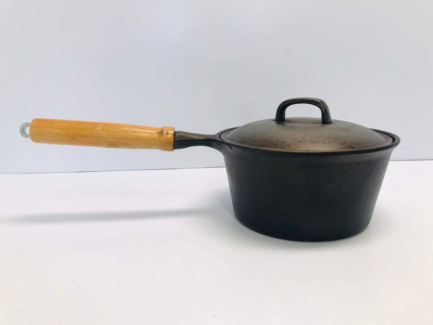 Camping Cottage Home Cast Iron 4 Cup 7 Pot With Wood Handle Excellent