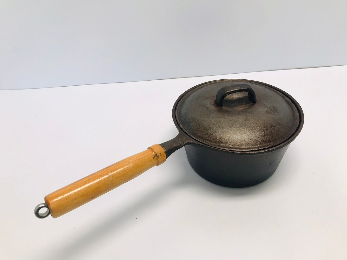 Camping Cottage Home Cast Iron 4 Cup 7 Pot With Wood Handle Excellent