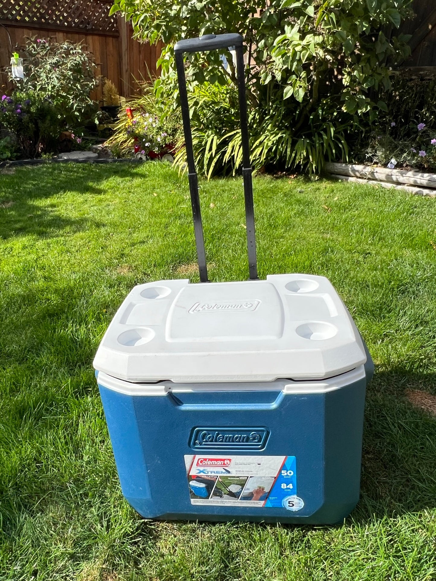 Camping Fishing Coleman XTream 50 quart Cooler On Wheels Adjustable Handle +Drain Plug Excellent