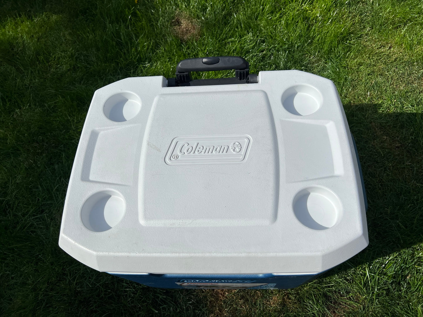 Camping Fishing Coleman XTream 50 quart Cooler On Wheels Adjustable Handle +Drain Plug Excellent