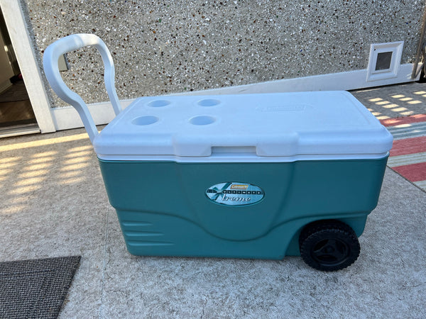 Camping Fishing Coleman X Tream 70 Quart Cooler on Wheels With Handle With Drain Plug Excellent