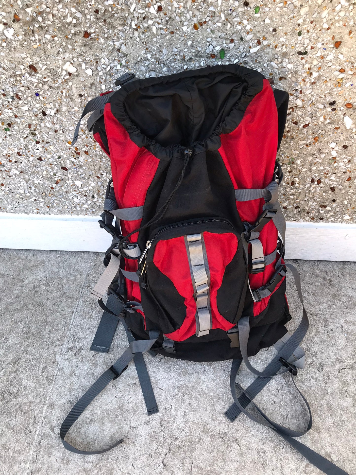 Camping Hiking Mountain Backpack Outdoor Works Black Red Grey New Used 1 hour