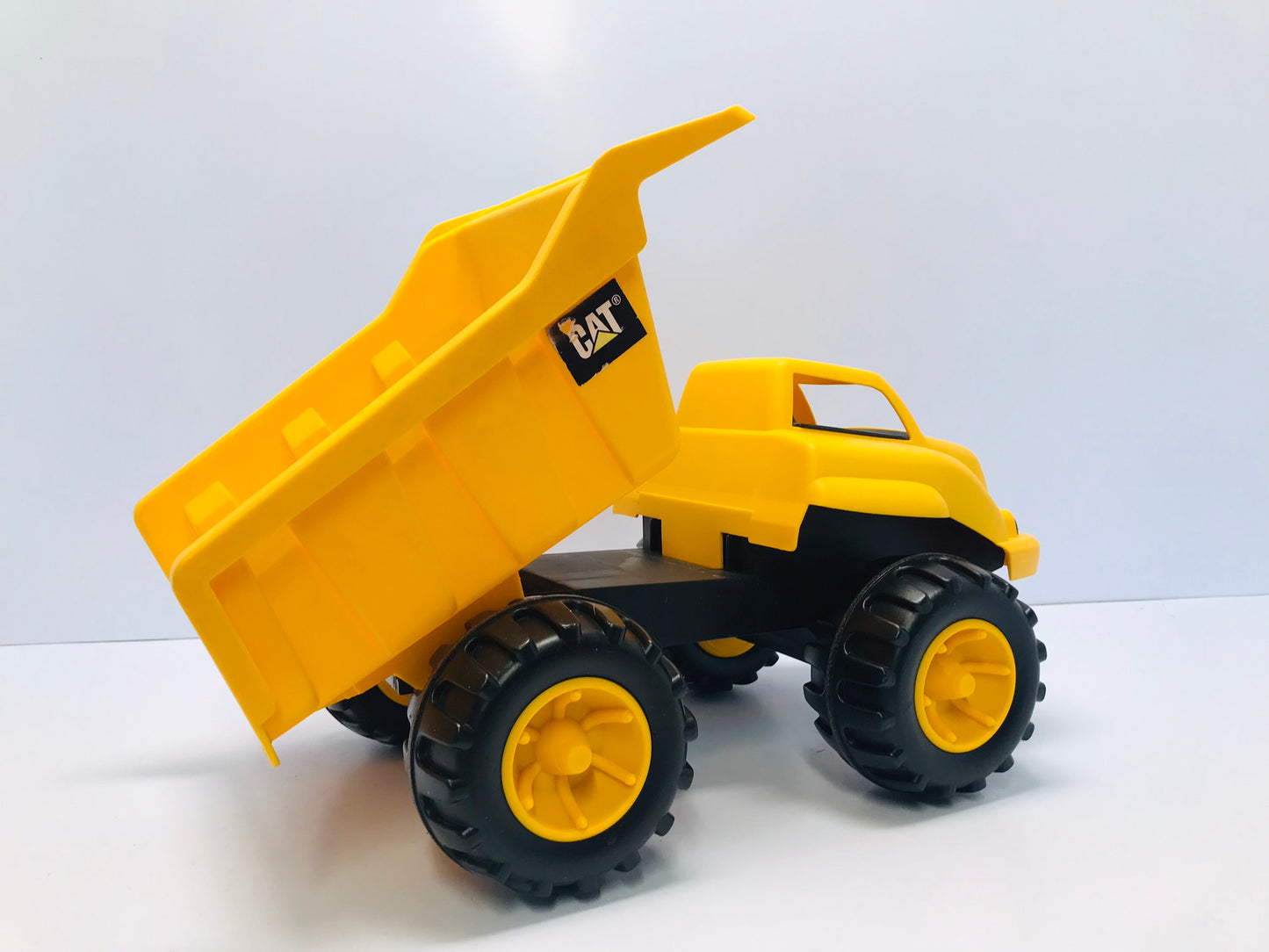 Cat Sandbox Toy Rugged Big Dump Truck