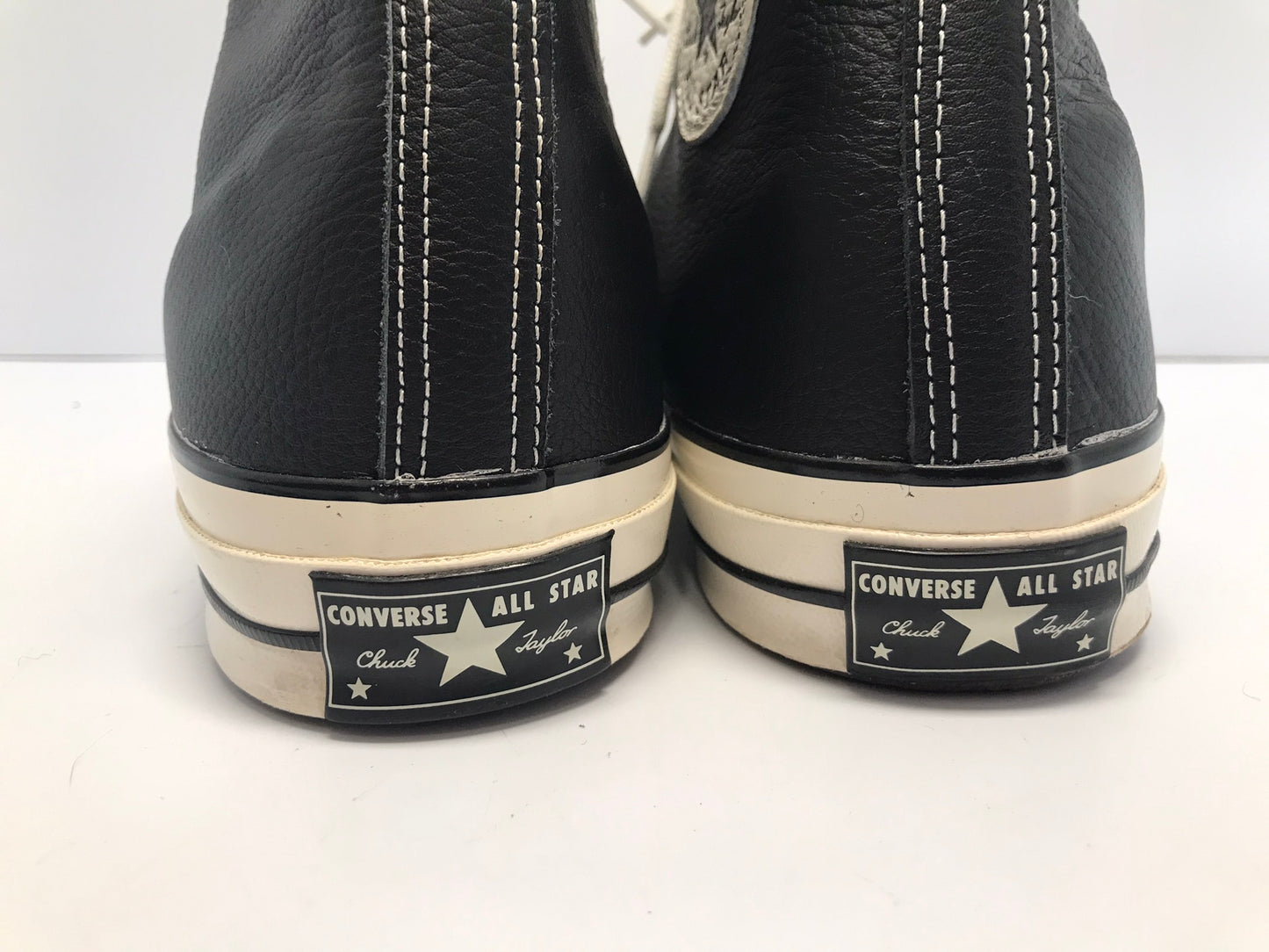 Converse All-Star Chuck Taylors Men's Size 12 High Tops Leather With Faux Fur Insides Like New
