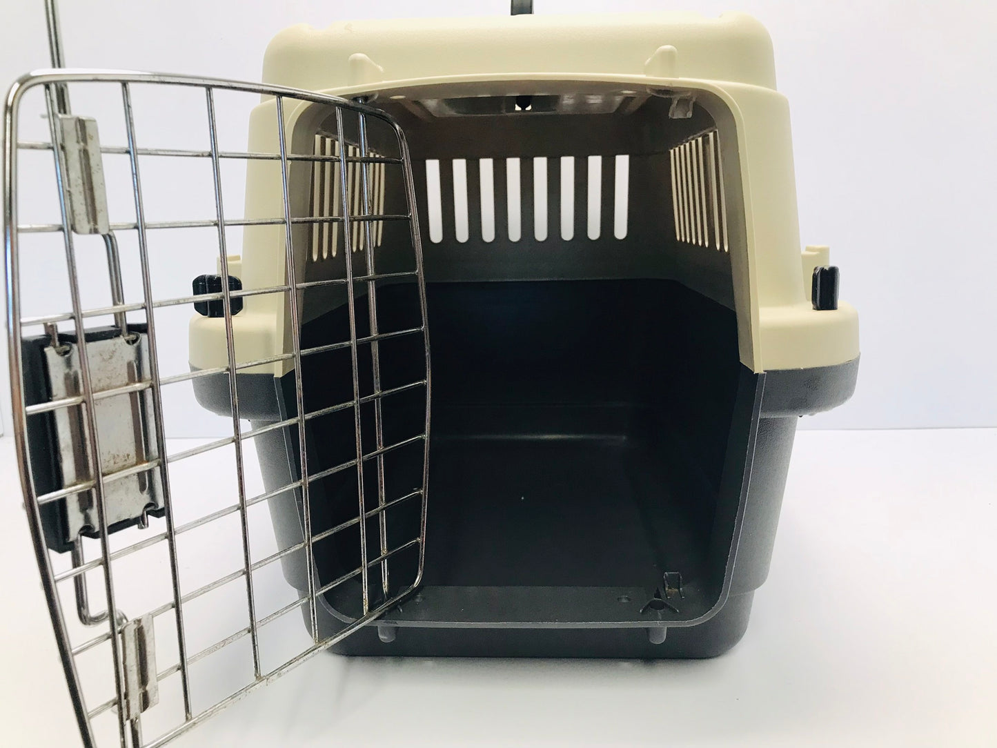 Dog Cat Kitten Small Crate 18x14x10 Up To 15 pounds Like New