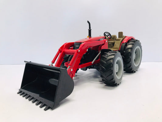 Ertl Great Britian Large Size Case Farm Tractor 18 inch Scoop has to be manually picked up Everything else is perfect Plastic Rubber Tires