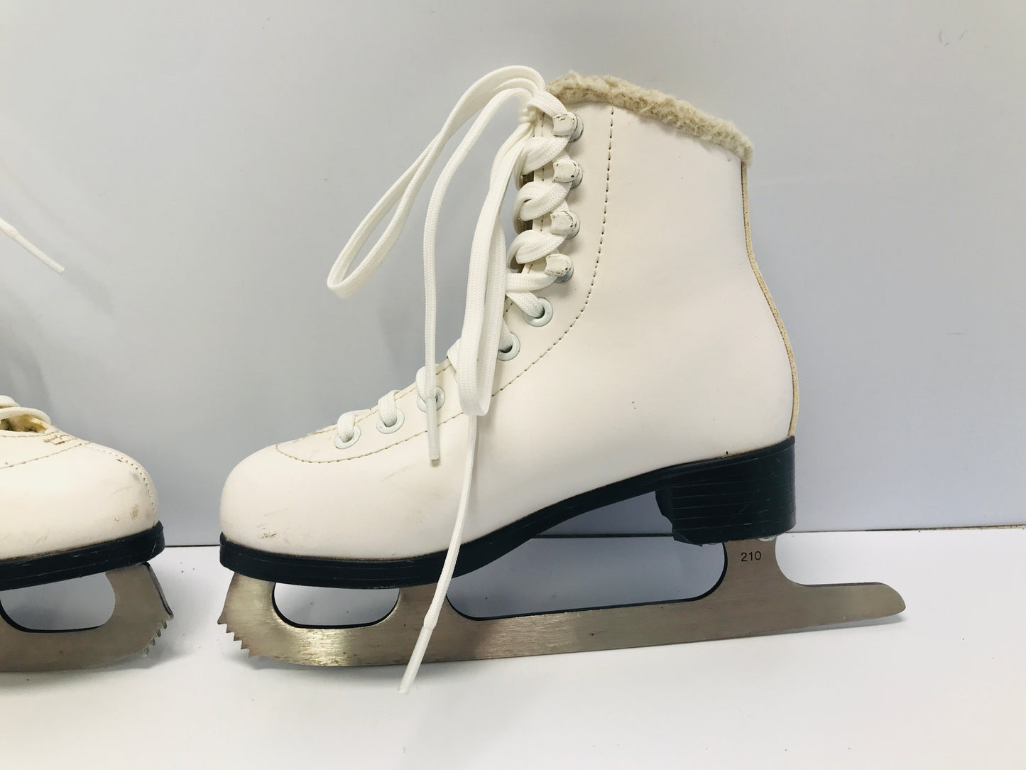 Figure Skates Child Size 1 Jackson Cameo Soft Skates Excellent