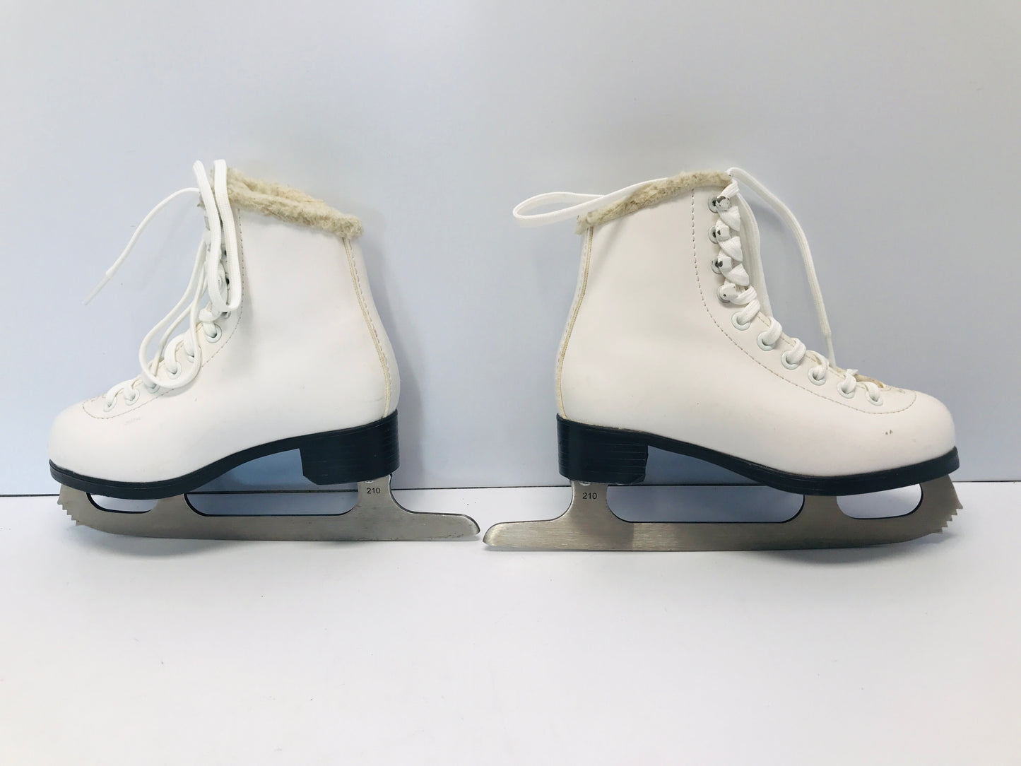 Figure Skates Child Size 1 Jackson Cameo Soft Skates Excellent