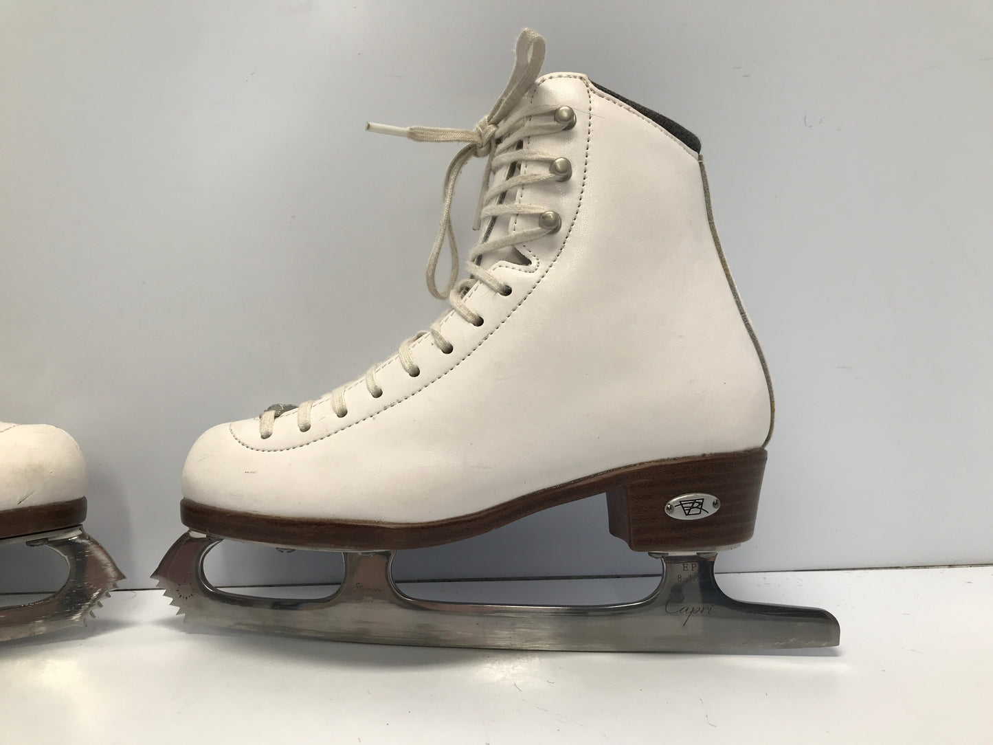 Figure Skates Child Size 2 Riedell Leather Like New