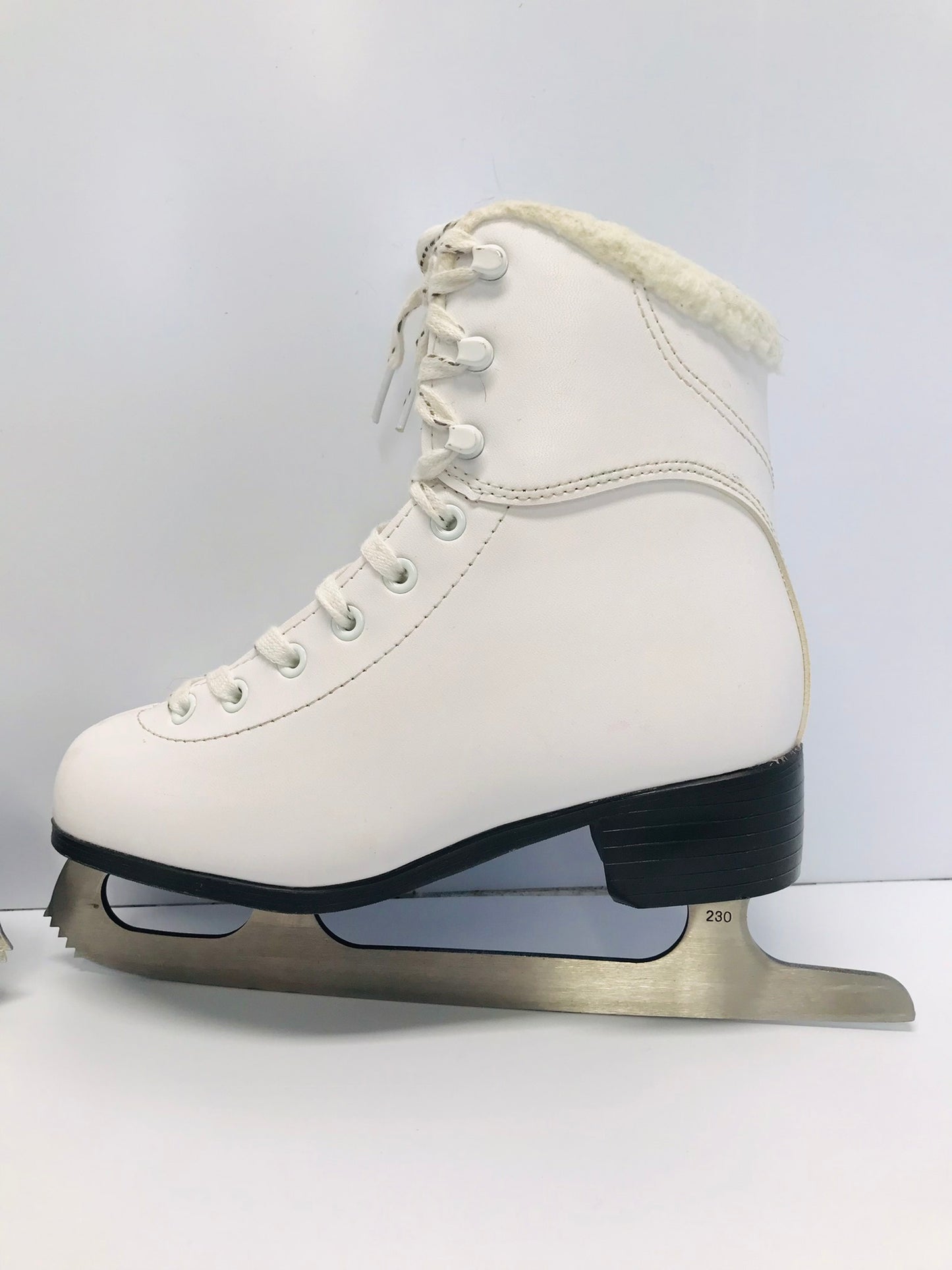 Figure Skates Child Size 4 Jackson Soft Skates Like New