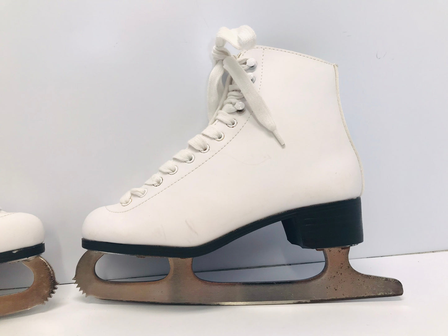 Figure Skates Child Size 5 Cameo Outstanding Quality Like New