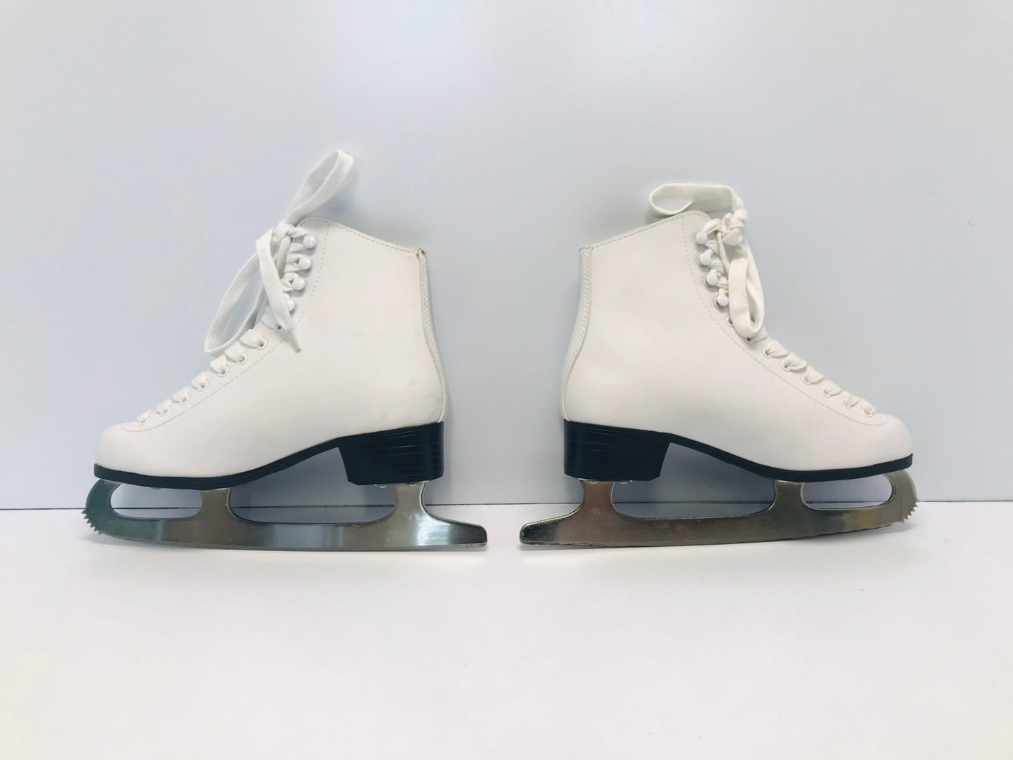 Figure Skates Child Size 5 Cameo Outstanding Quality Like New