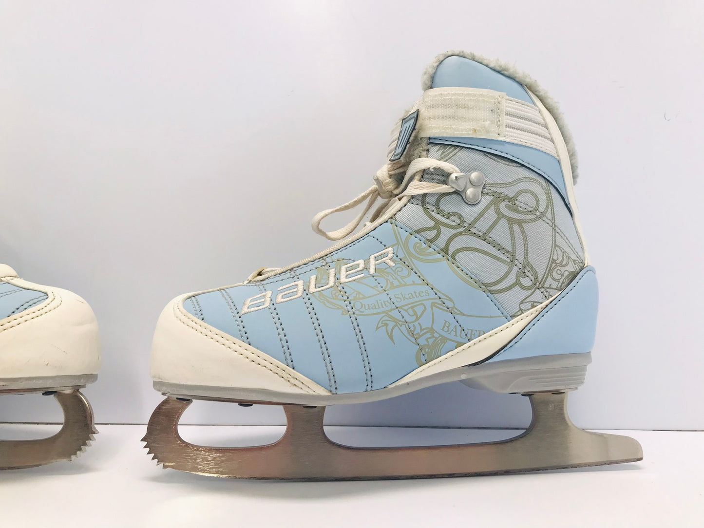 Figure Skates Ladies Size 5-6 Bauer Soft Skates White Grey Excellent