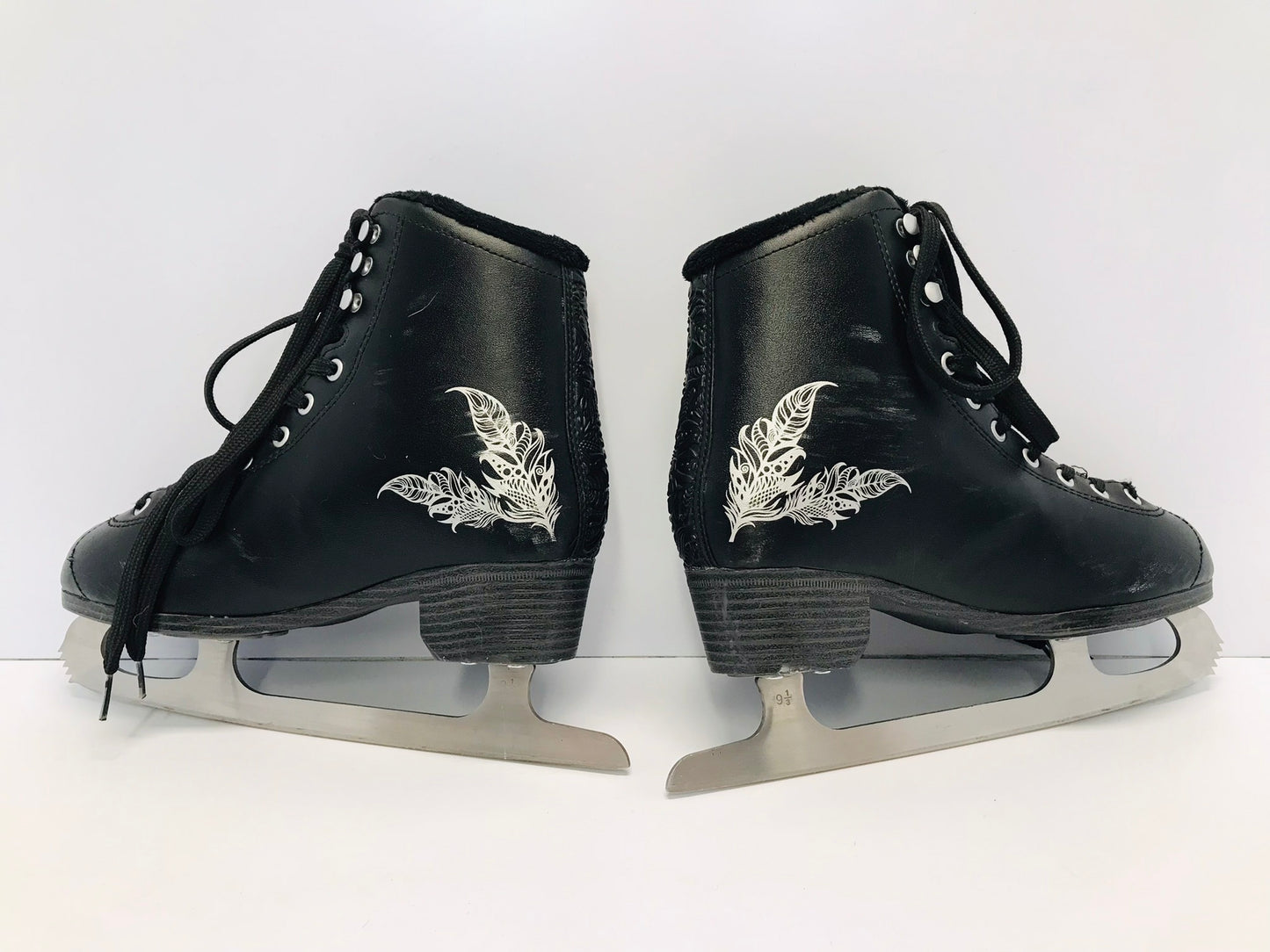 Figure Skates Ladies Size 8 BladeRunner Soft Skates Black  Like New
