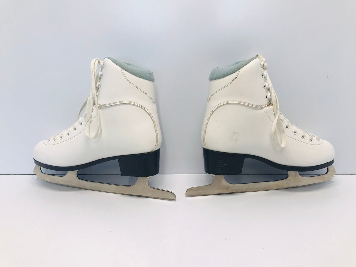 Figure Skates Ladies Size 9 Jackson Soft Skates White Blue Like New
