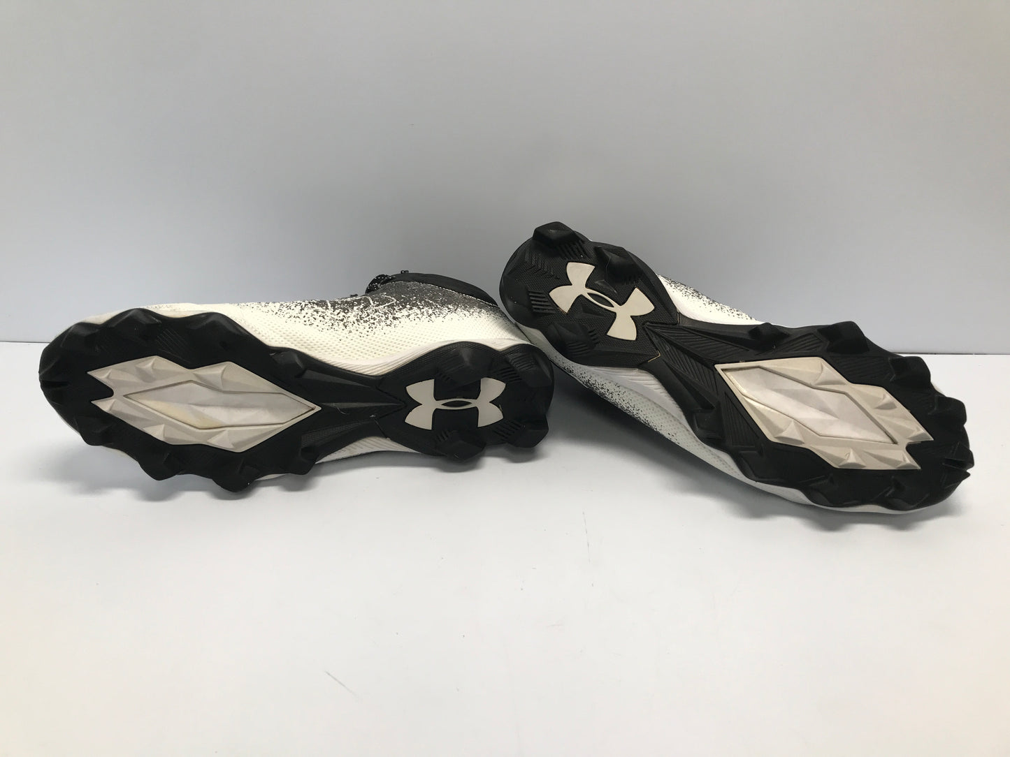 Football Baseball Shoes Cleats Men's Size 10.5 High Top Under Armour Lock Down Black White Grey