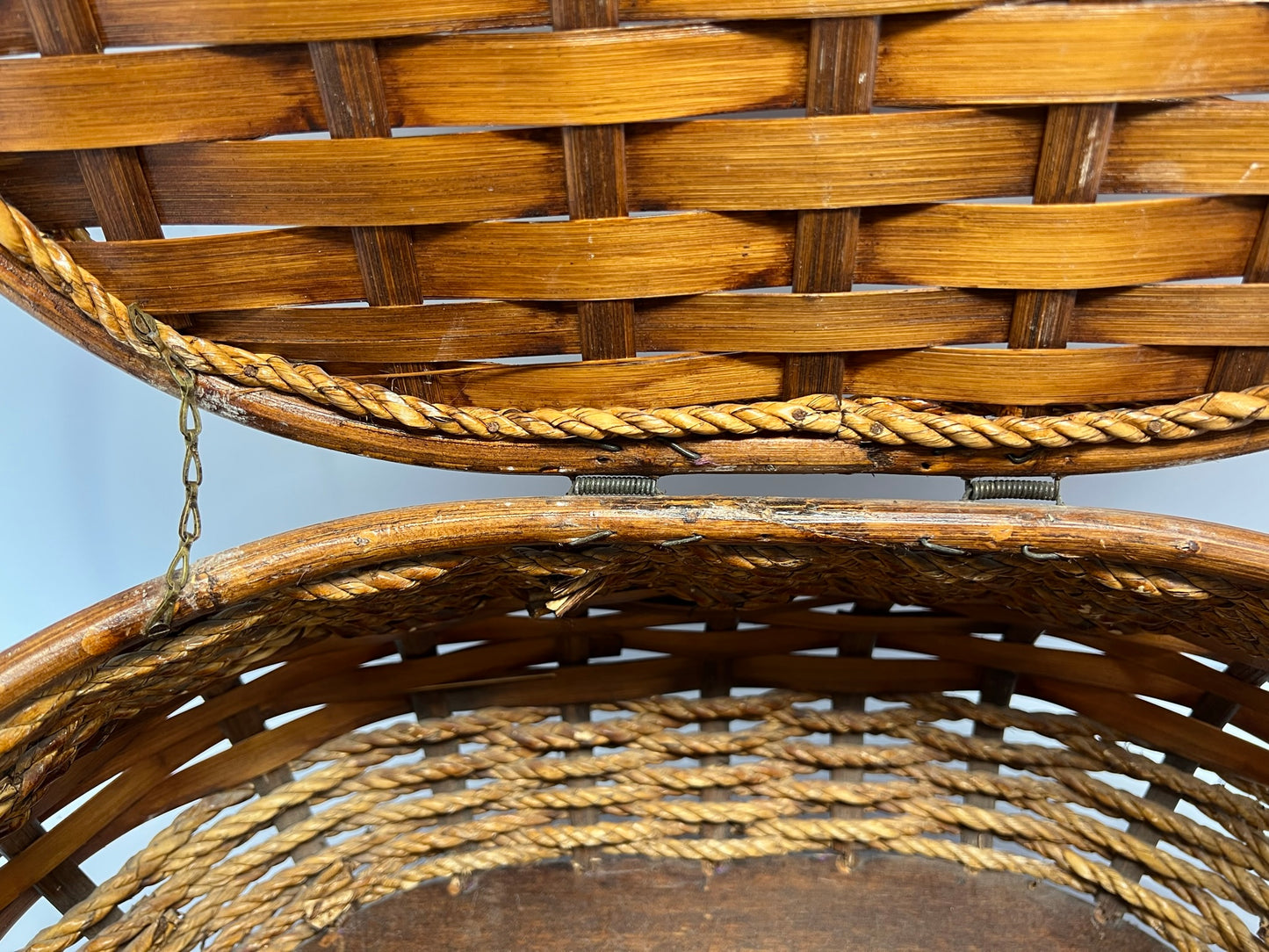 Grandma's X Large 20x16x12 inch 1950's Vintage Rattan Picnic Basket Double Handles Lid With Old Metal Hinges Excellent Condition RARE