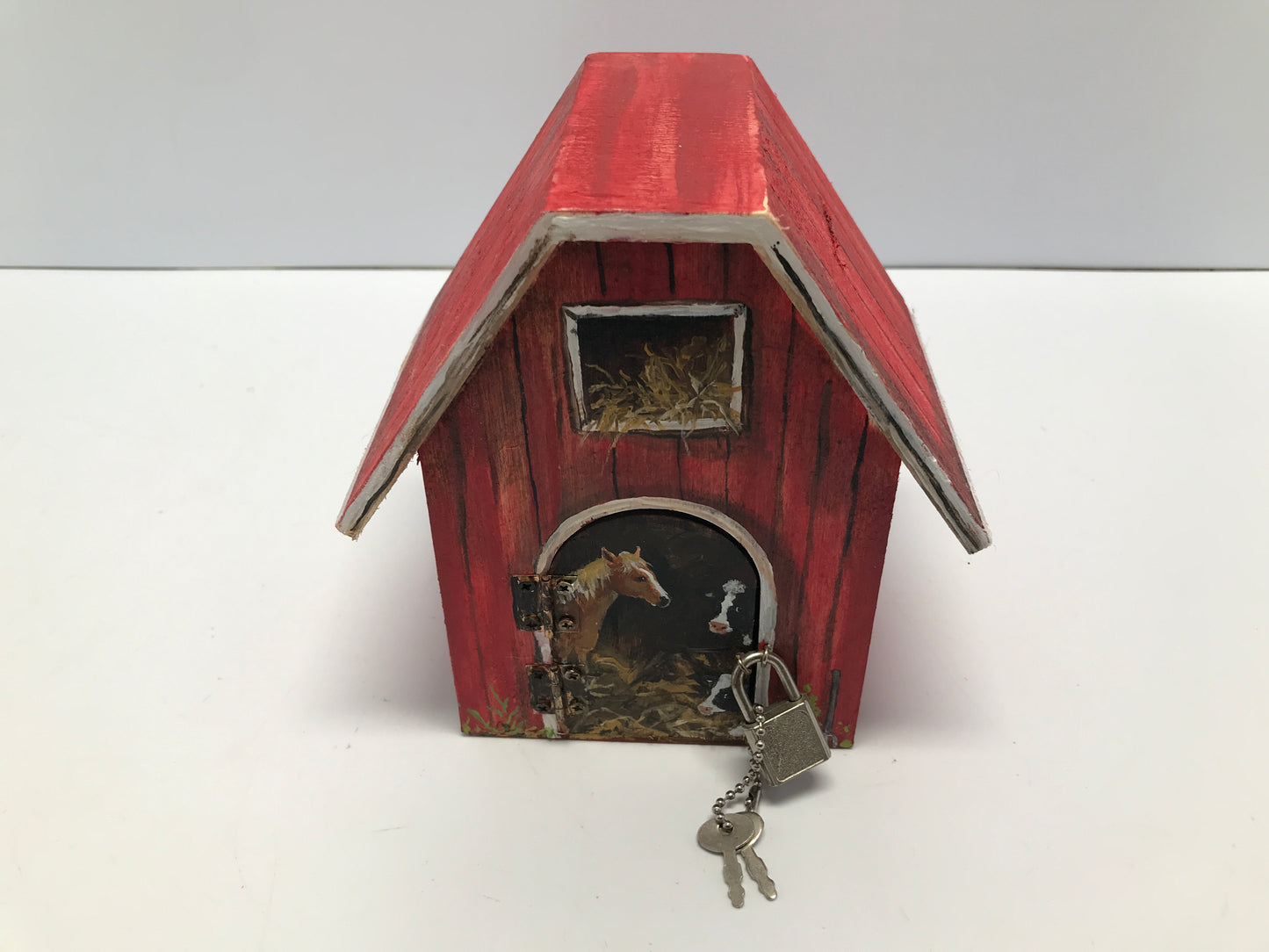 Handmade And Painted Horse Barn 7x6x4.5 Piggy Bank Lock and Key