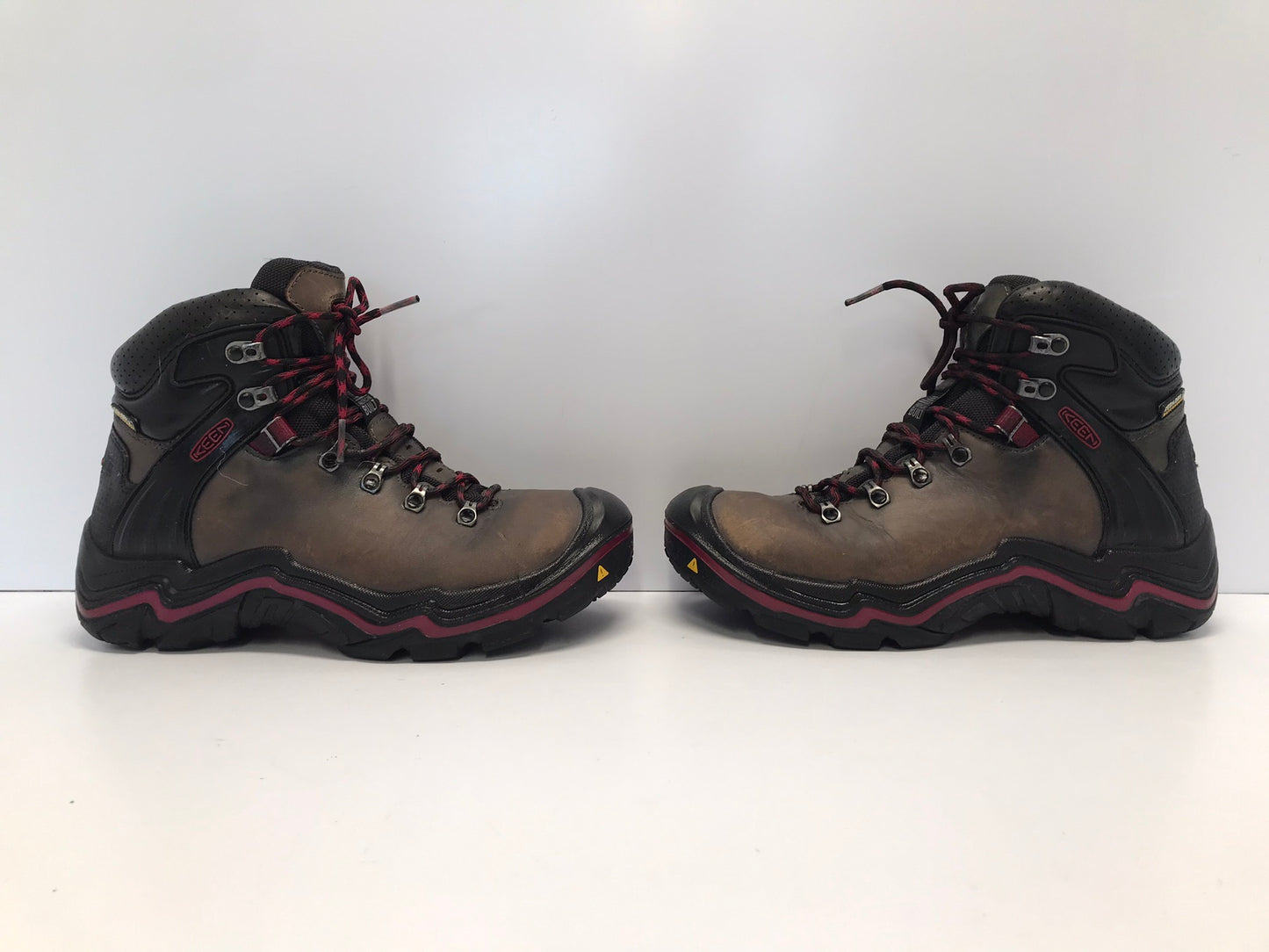 Hiking Boots Ladies Size 8 Keen Dry American Built Waterproof Leather Worn Twice Outstanding Quality