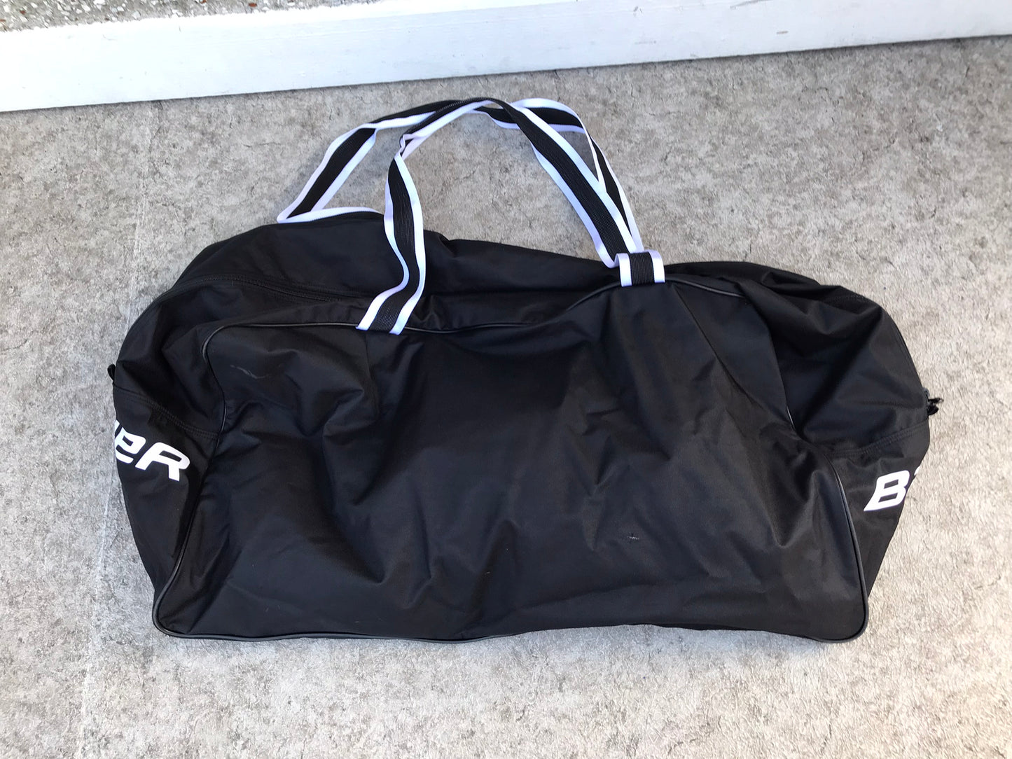 Hockey Bag Youth Child Age 4-7 Bauer Black White Like New