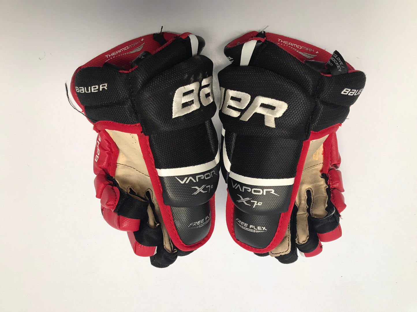 Hockey Gloves Child Size 12 inch Junior Bauer Vapor X 70 Black Red Like New Outstanding Quality