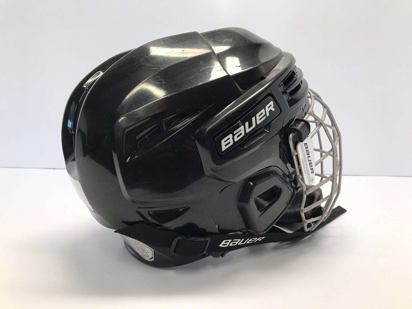 Hockey Helmet Child Size Youth 4-6 Bauer Black With Cage Expires Dec 2024 Like New
