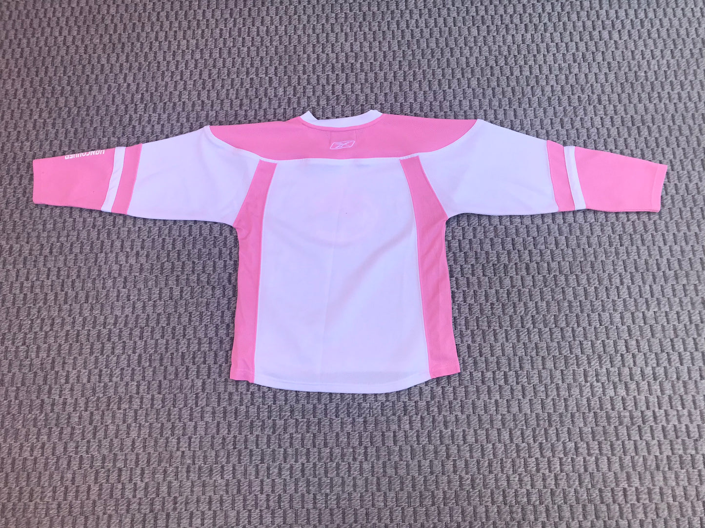 Hockey Jersey Child Size 12-14 Vancouver Canucks Pink White Like New