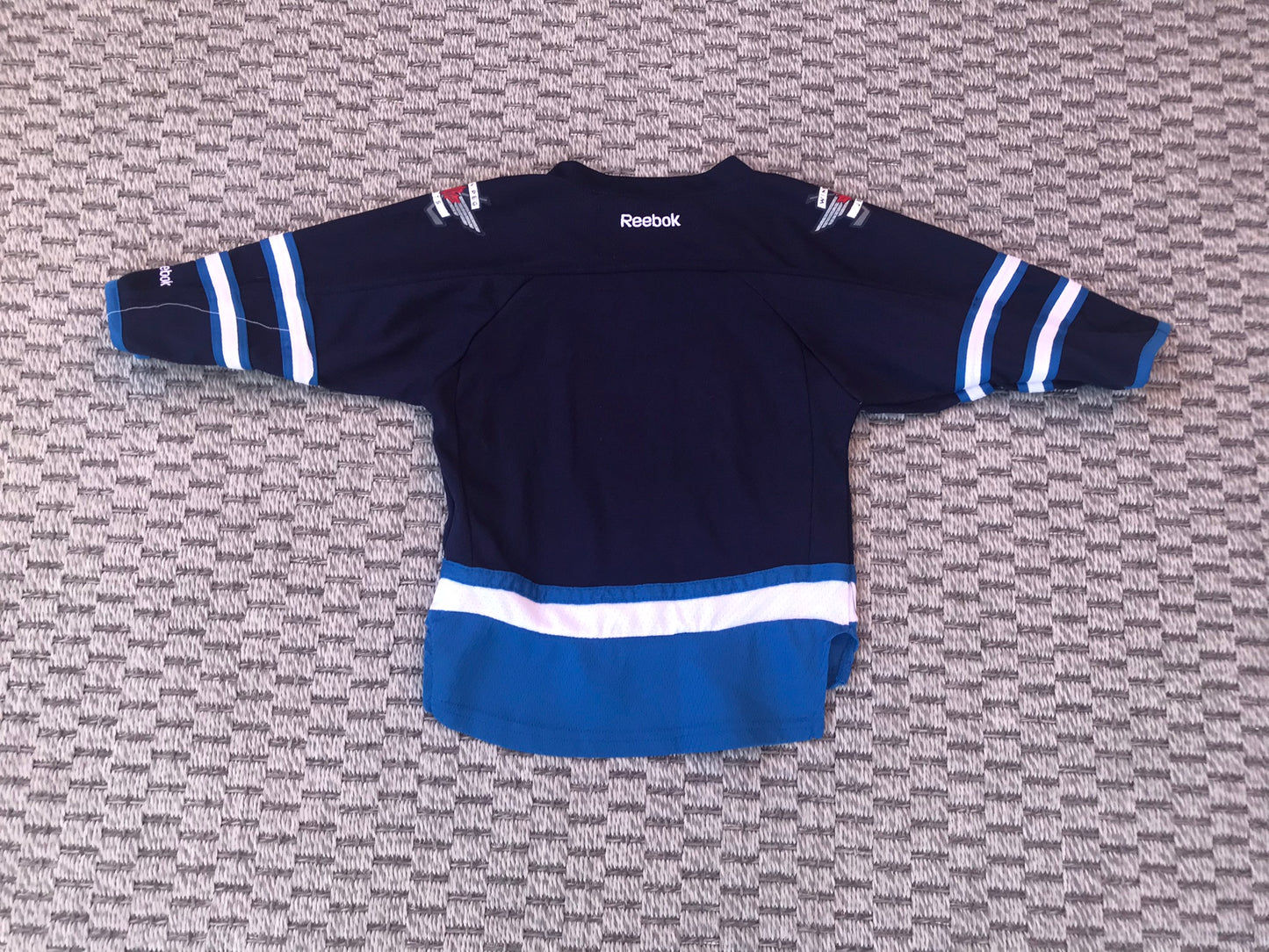 Hockey Jersey Child Size 2-4 Winnipeg Jets Navy Blue White Excellent