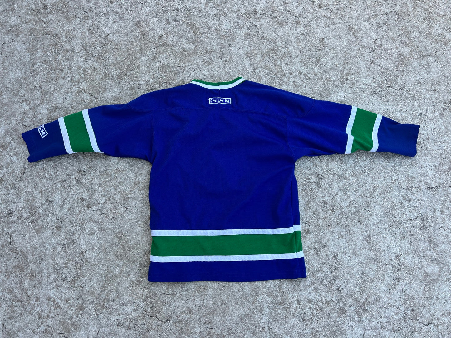 Hockey Jersey Child Size 4-7 Vancouver Canucks Vintage CCM