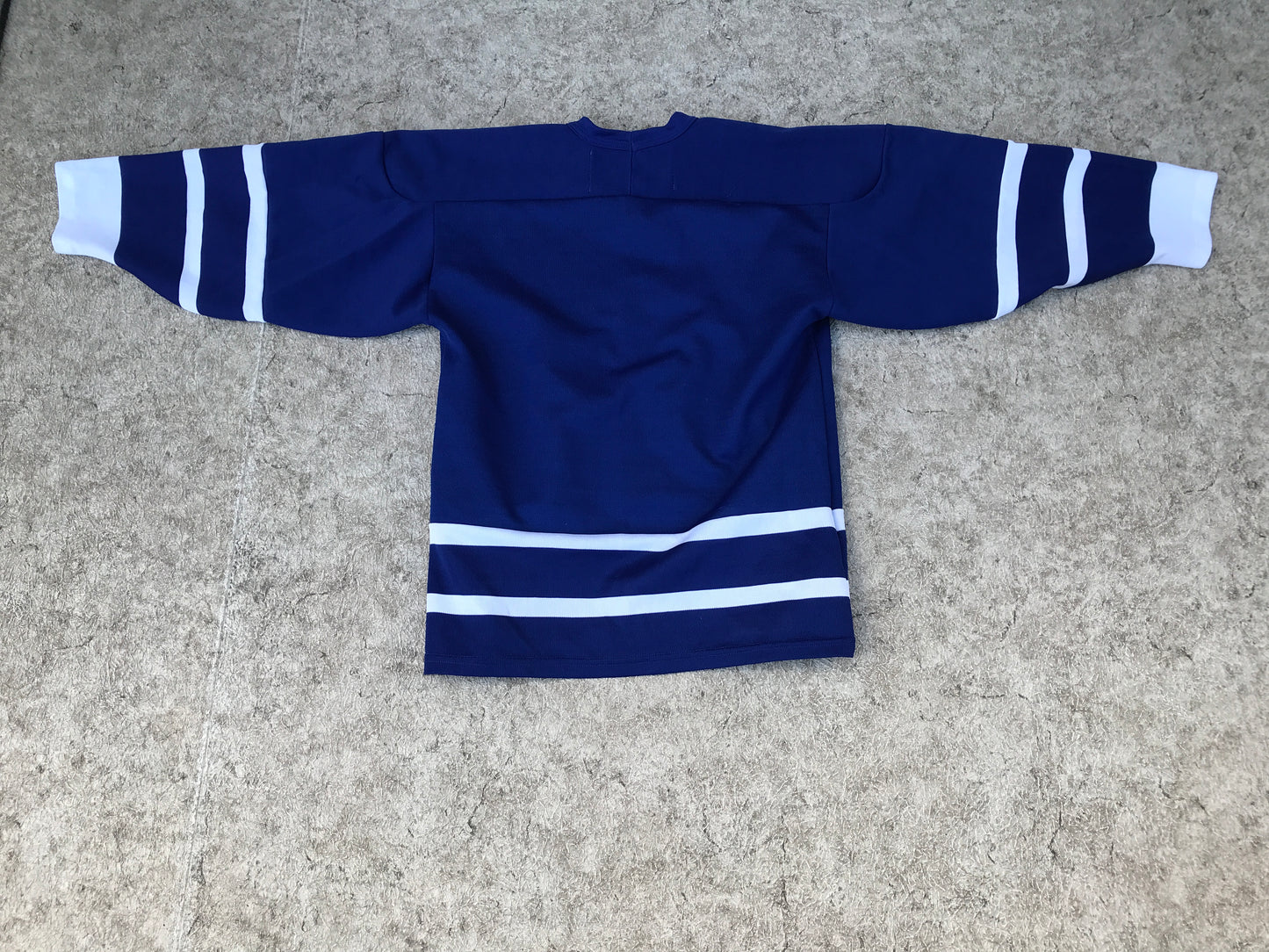 Hockey Jersey Child Size Lg-X Large Age 12  CCM Toronto Maple Leaf Blue