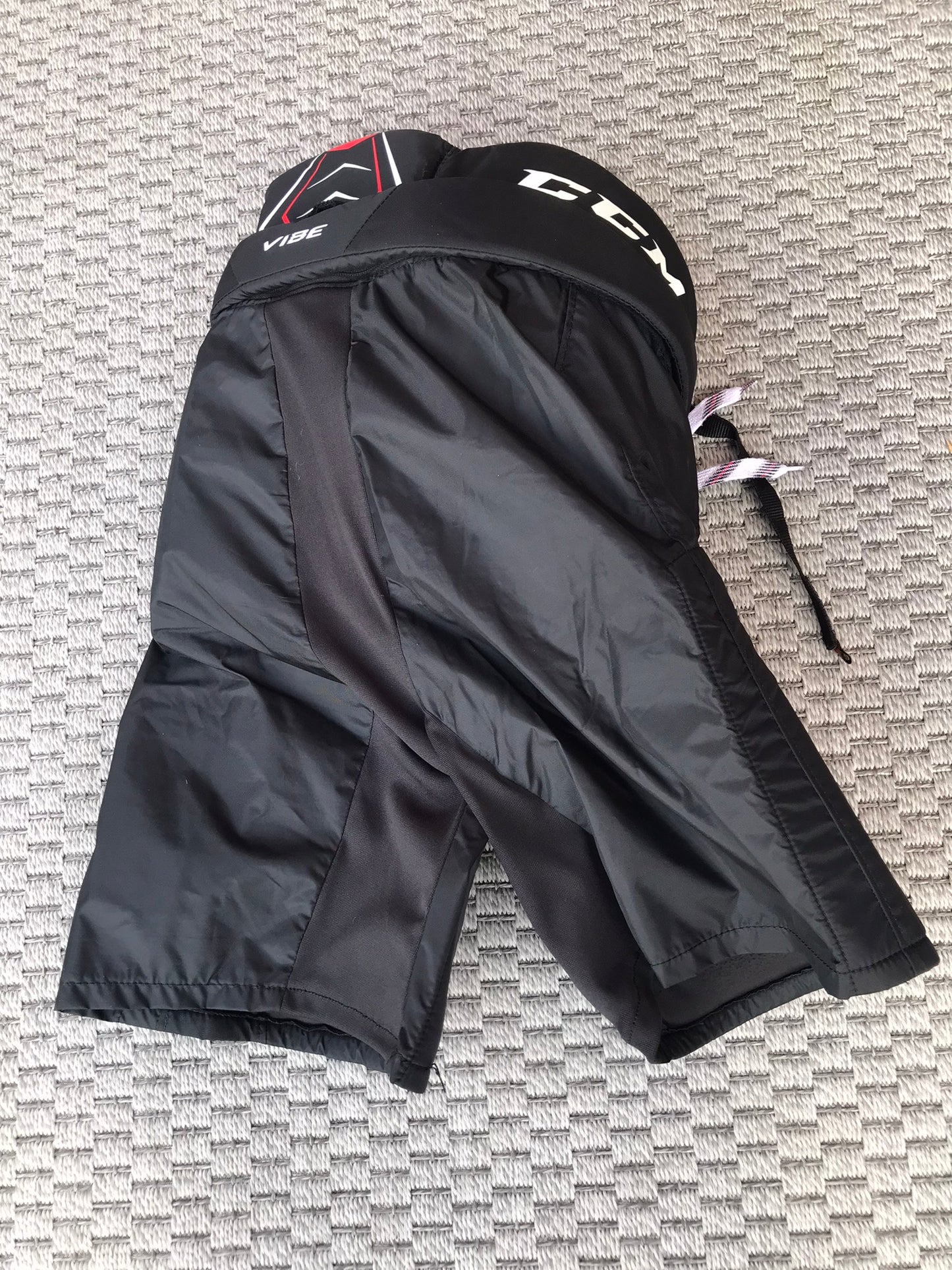Hockey Pants Men's Senior Size Small CCM Vibe Like New
