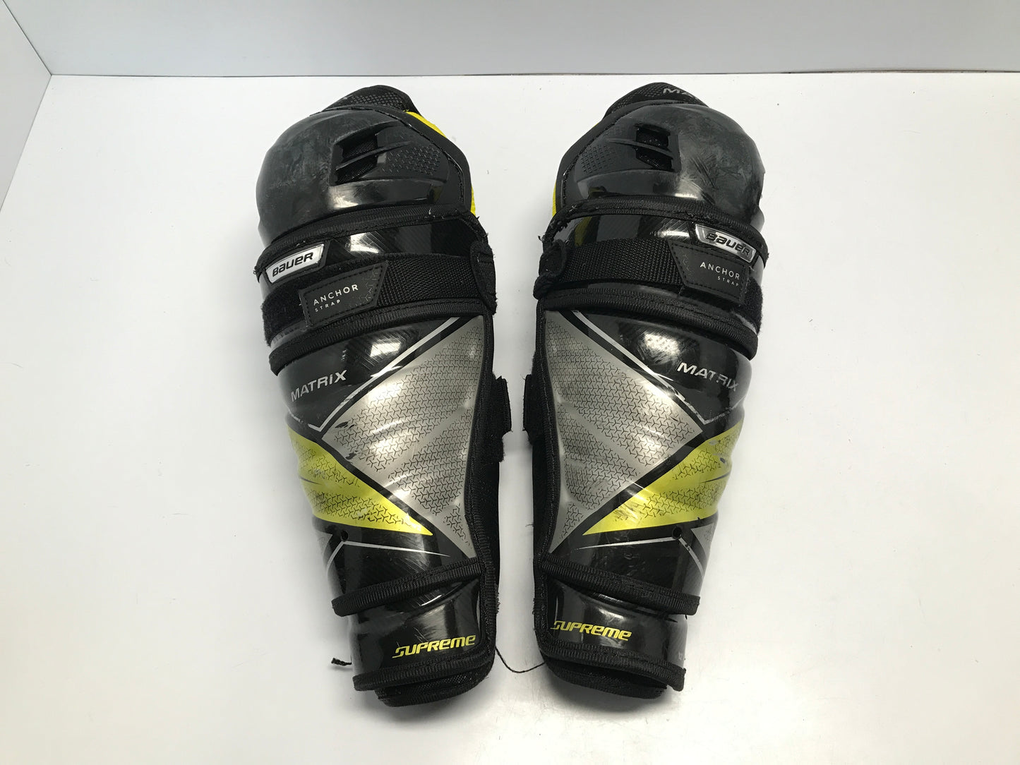 Hockey Shin Pads Child Junior Size 12in Bauer Supreme Matrix With Removable Liner Calf Wrap Black Gold