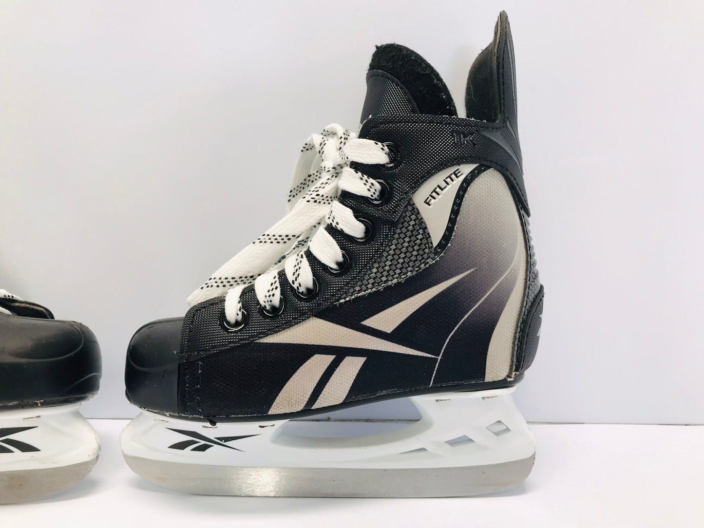 Hockey Skates Child Size 10 Shoe Size Toddler Reebok Excellent