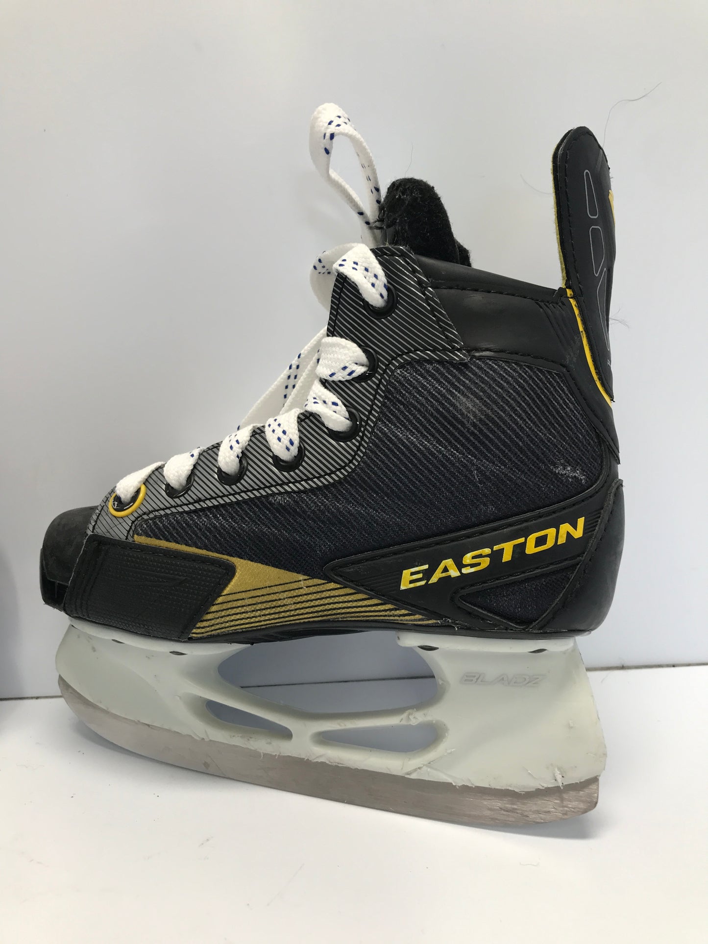 Hockey Skates Child Size 12.5 Shoe Size 11.5 Skate Size Easton Black Gold
