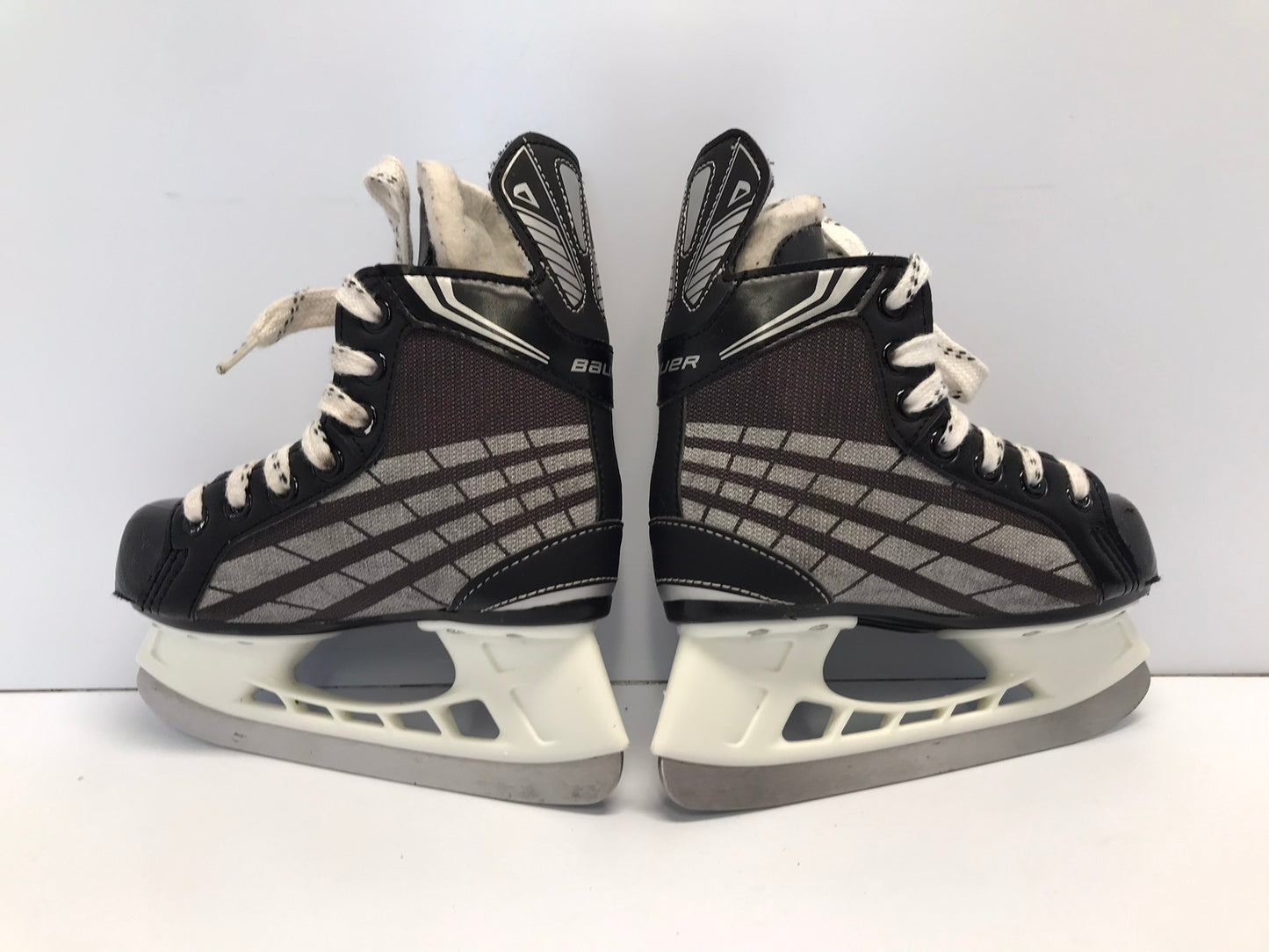 Hockey Skates Child Size 12 Shoe Size Bauer Challenger New Demo Model