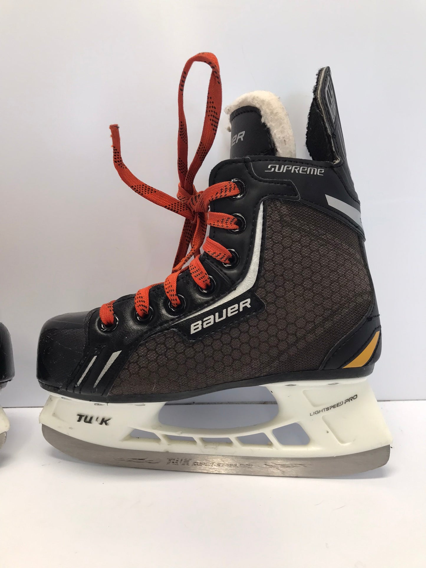Hockey Skates Child Size 13 Shoe Size Bauer Supreme One .4 Excellent