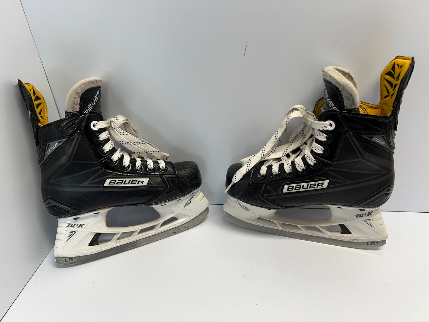 Hockey Skates Child Size 2 Shoe Size 1 Skate Bauer Comp With LS 2 Special Blades
