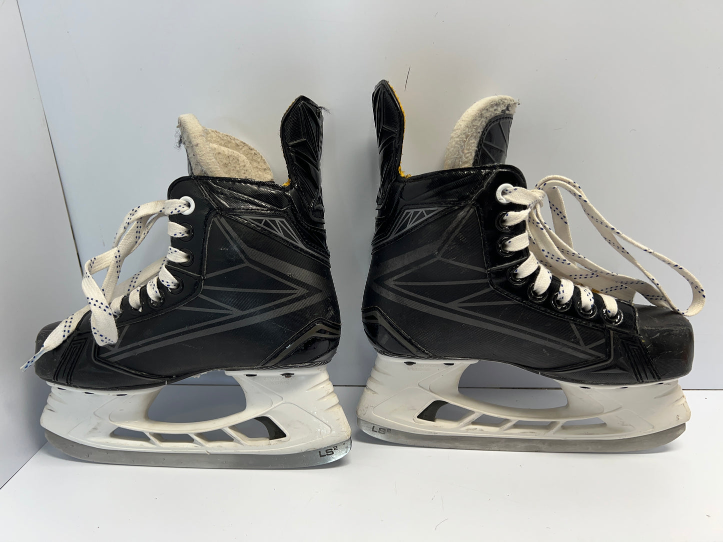 Hockey Skates Child Size 2 Shoe Size 1 Skate Bauer Comp With LS 2 Special Blades