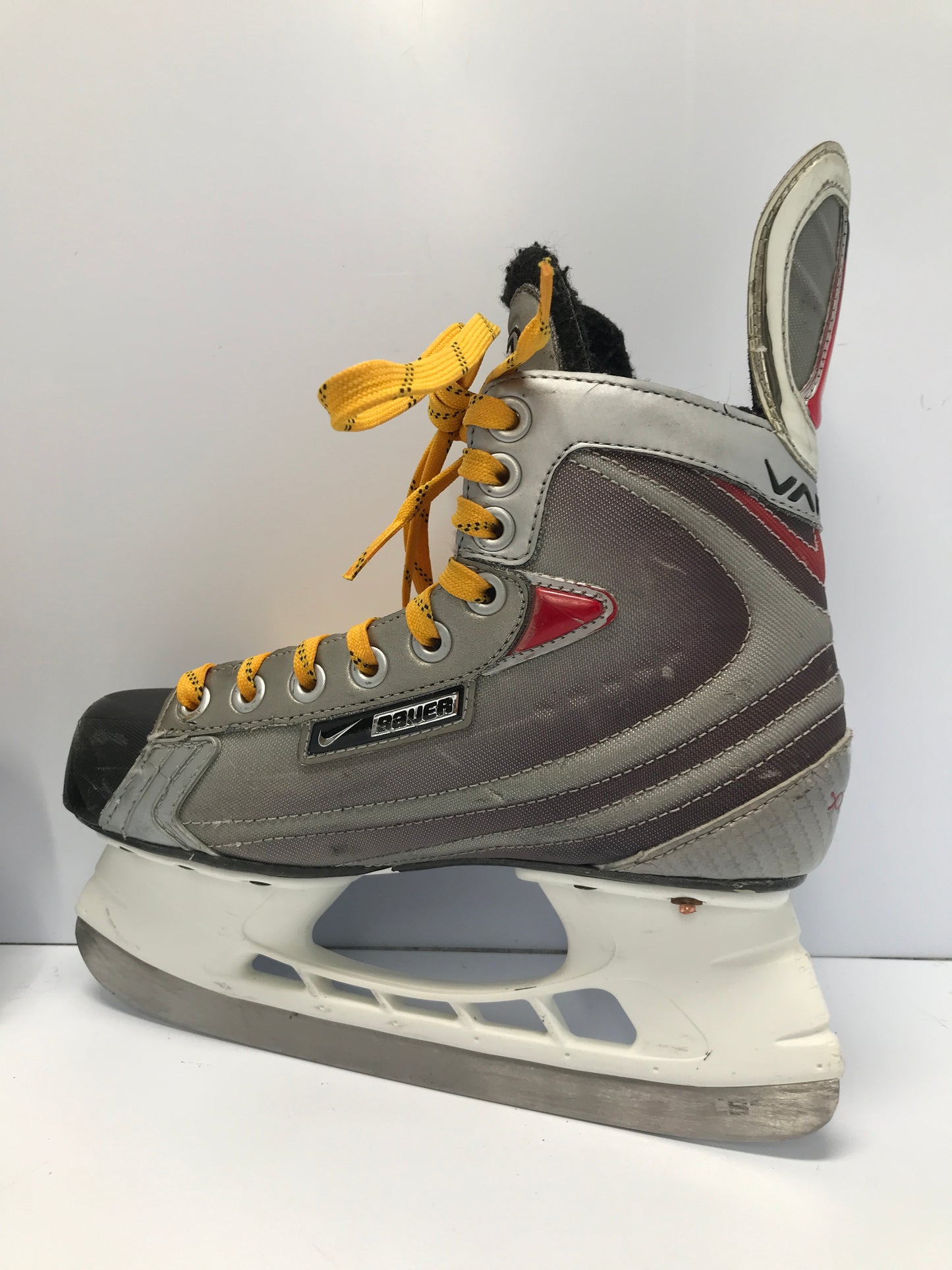 Hockey Skates Child Size 4.5 Shoe Size 3.5 Skate Size Bauer Vapor Excellent