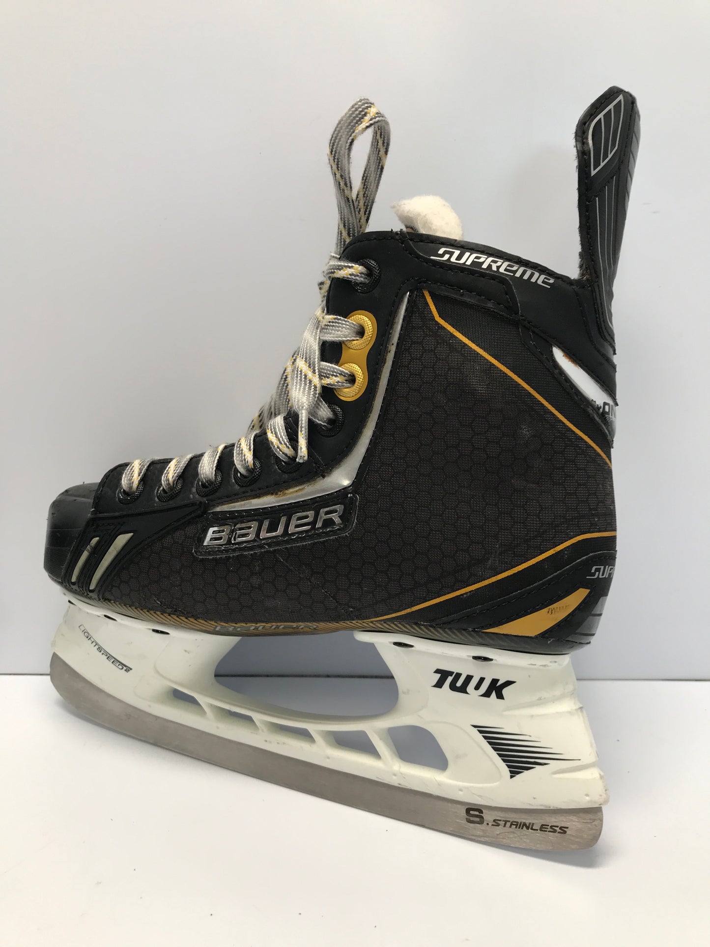 Hockey Skates Child Size 4.5 Shoe Size 3 Skate Bauer Supreme One.6 Excellent