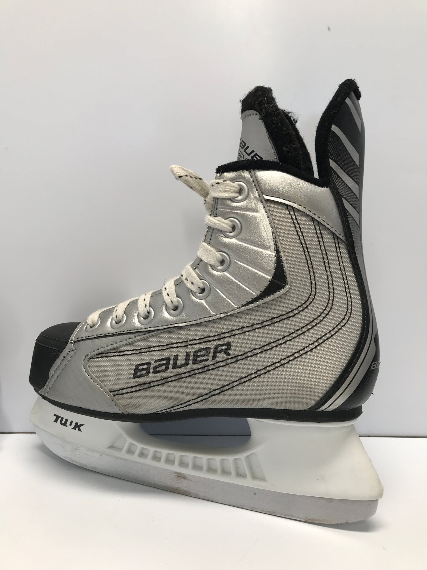 Hockey Skates Child Size 4.5 Shoe Size Bauer Excellent