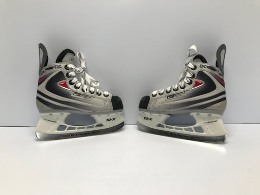 Hockey Skates Child size 11 shoe Size 10 Skate Bauer Vapor