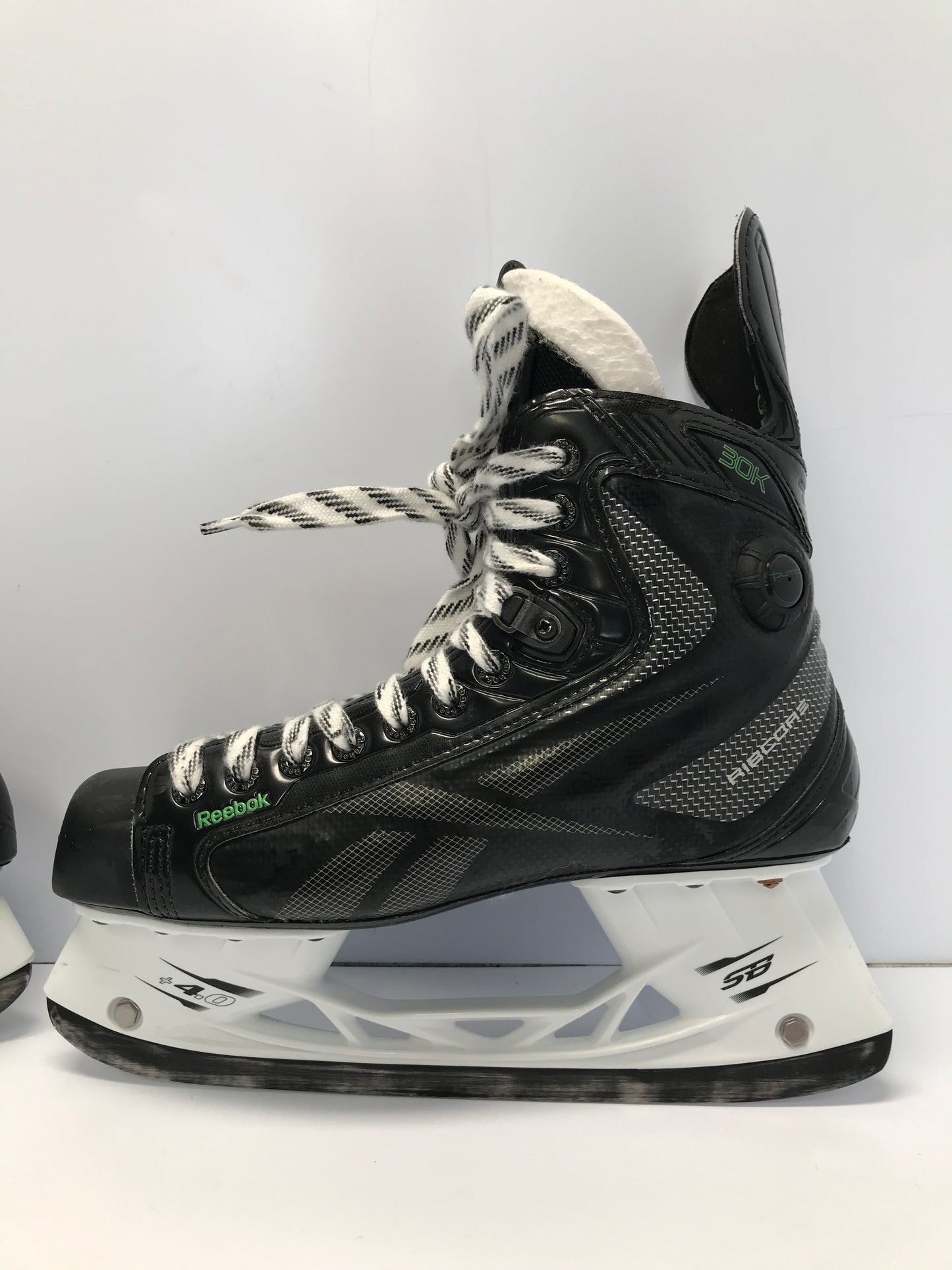Hockey Skates Men's Senior Size 10 Shoe Size Skate Size 8.5 Reebok Like New