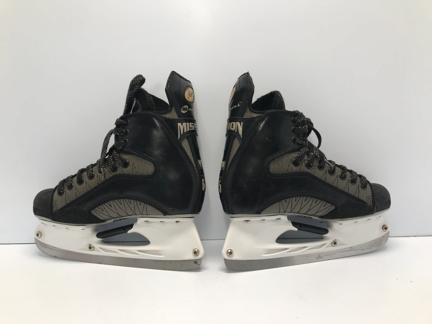 Hockey Skates Men's Senior Size 7.5 Shoe Size 8.5 Mission Amp 3 Excellent