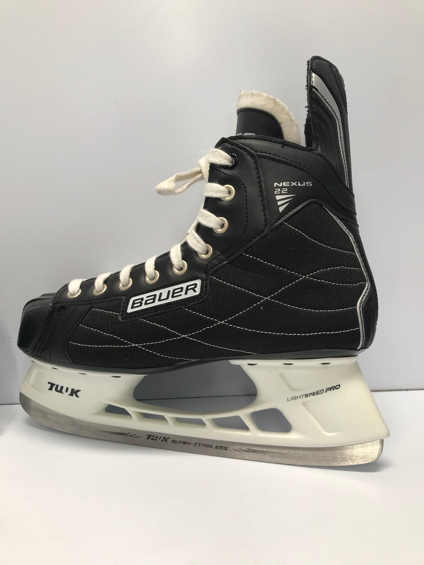 Hockey Skates Men's Size 10.5 Shoe 9 Skate Size Bauer Nexus New