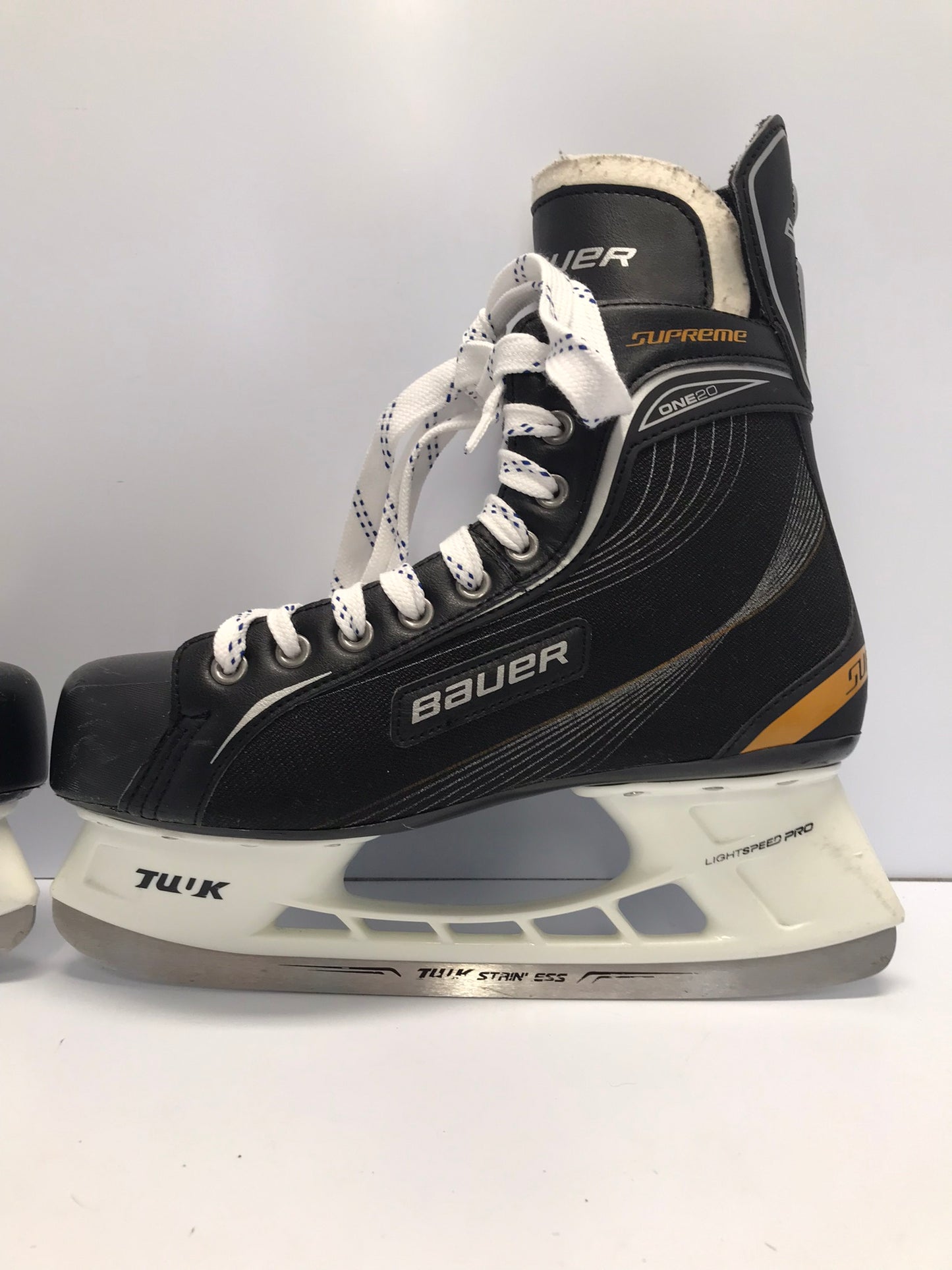 Hockey Skates Men's Size 10.5 Shoe 9 Skate Size Bauer Supreme Like New