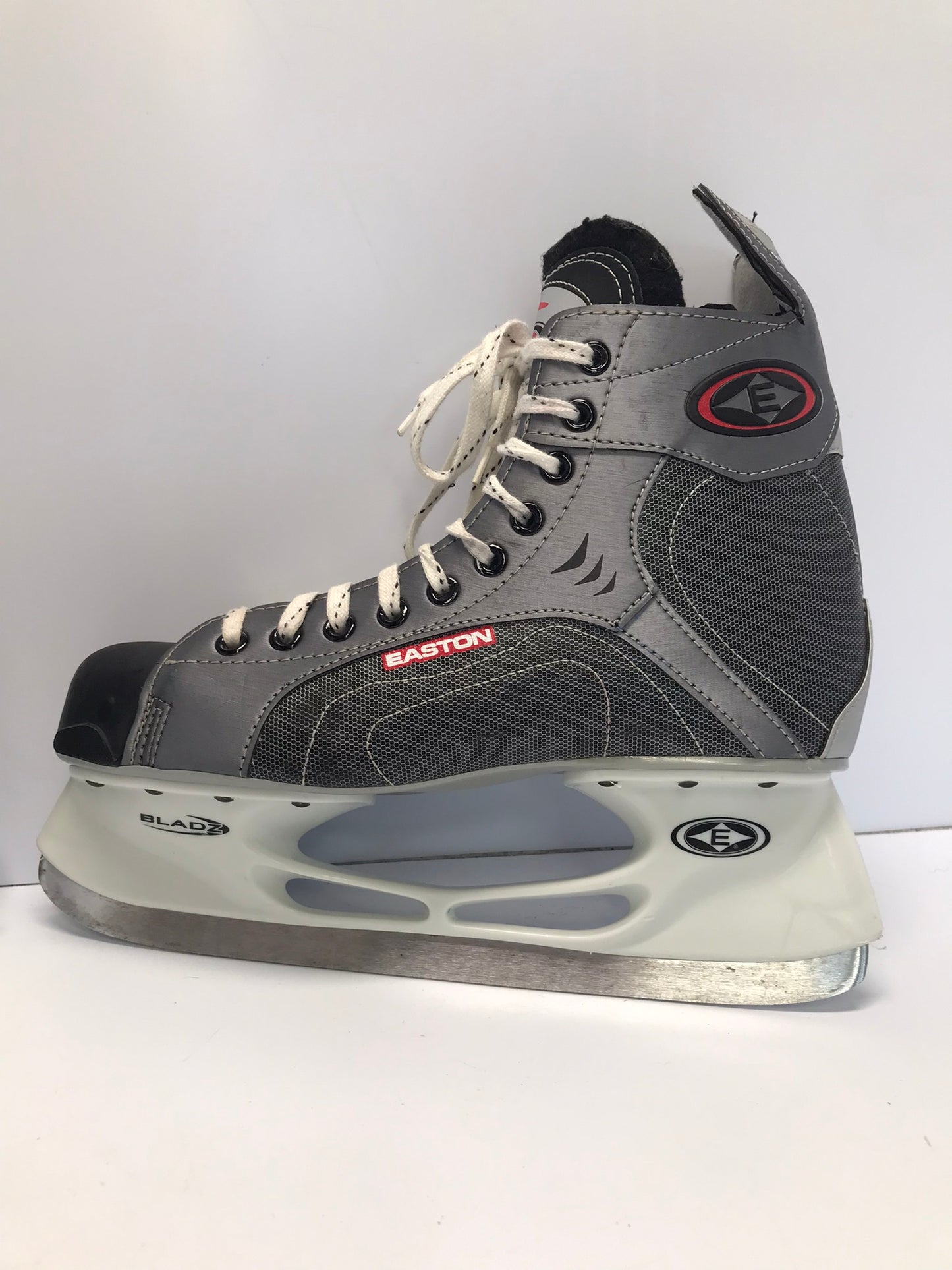 Hockey Skates Men's Size 11 Shoe 9.5 Skate Size Easton Like New
